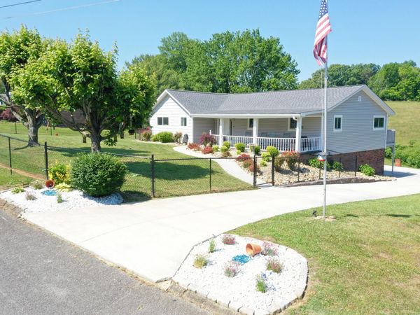 2696 Lakemont Circle, Morristown, TN 37814