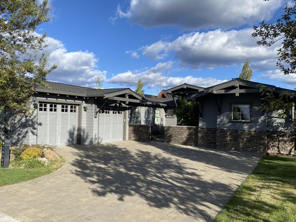 19301 Alianna Loop, Bend, OR 97702