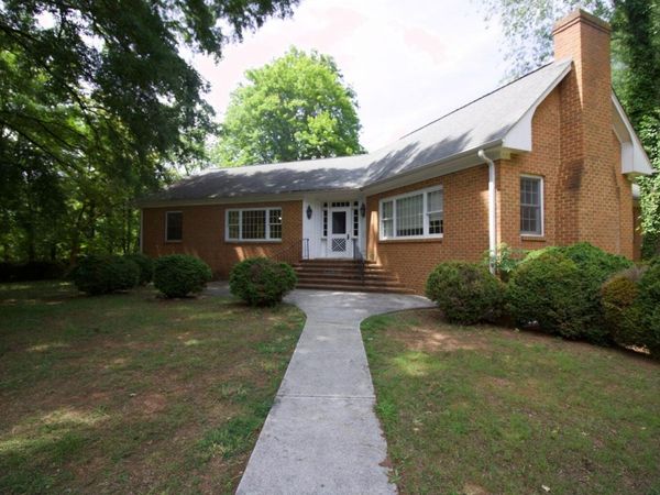 1502 Electric RD SW, Roanoke, VA 24018