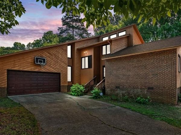 2016 Ledford Road , Greensboro, NC 27406