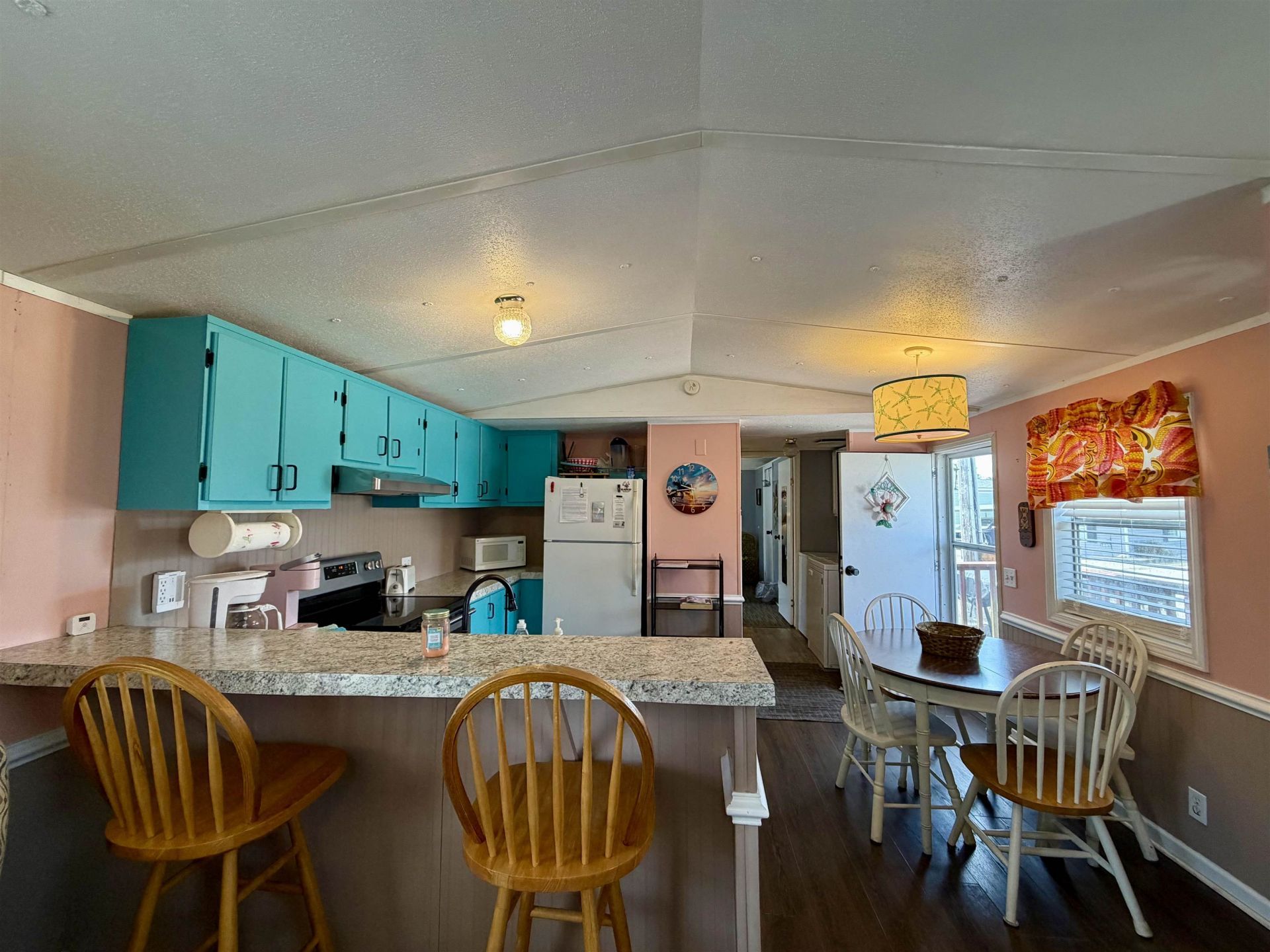 147 Oceanside Dr.  Photo 6