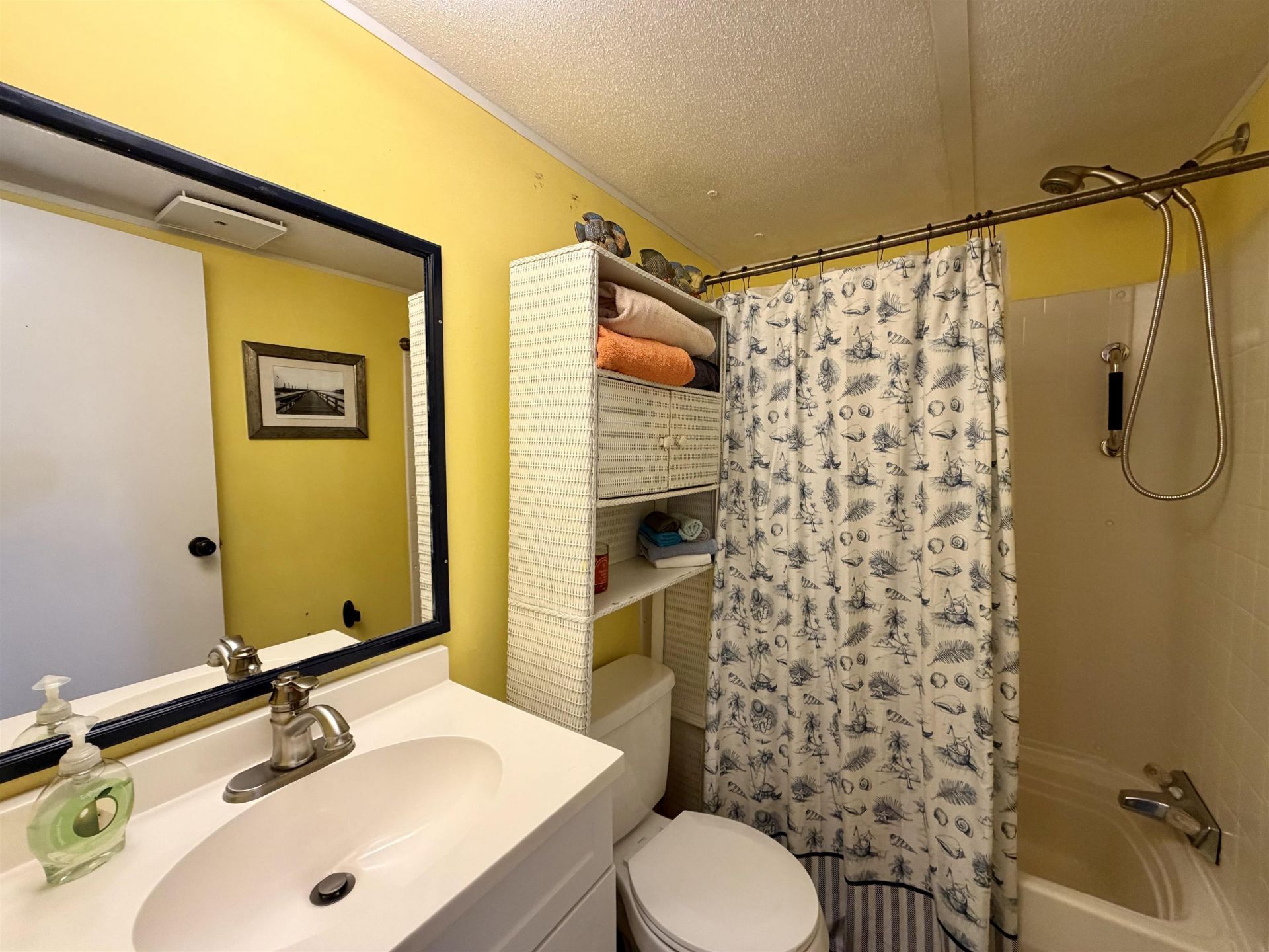 147 Oceanside Dr.  Photo 8