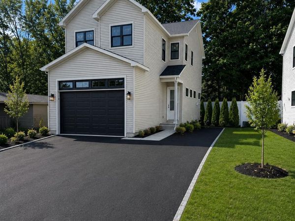 61 Van Dorn Street, Saratoga Springs, NY 12866