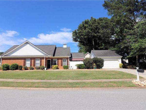 105 Woodgate Drive , Fayetteville, GA 30214