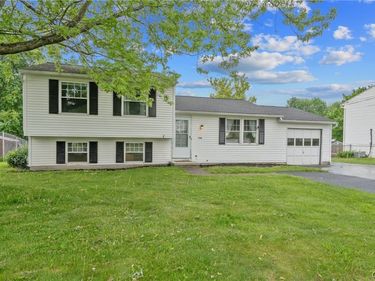 114 Saltwell Road, Liverpool, NY 13090