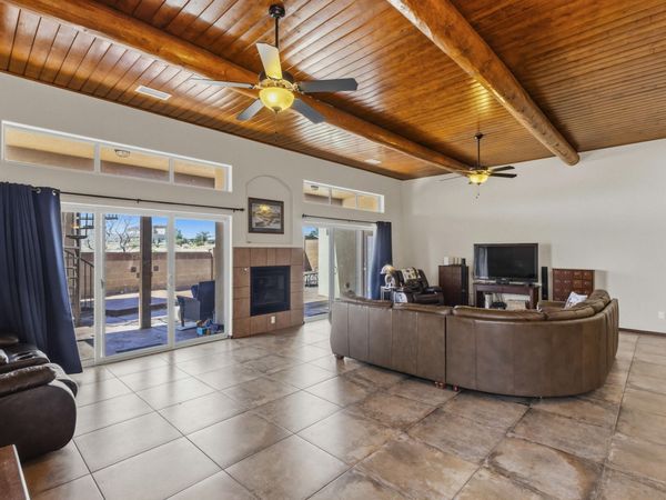6324 Camino De Paz Road NW, Albuquerque, NM 87120