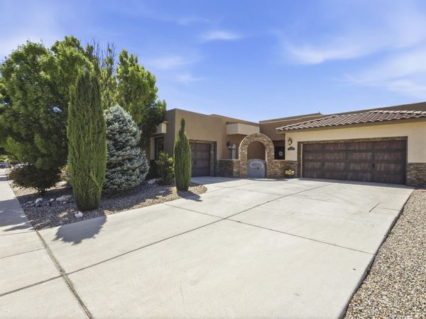 6324 Camino De Paz Road NW, Albuquerque, NM 87120