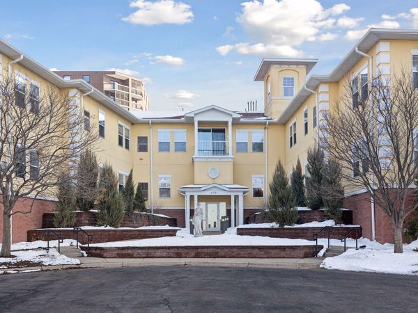 6701 Lake Shore Drive S, Unit 101, Richfield, MN 55423