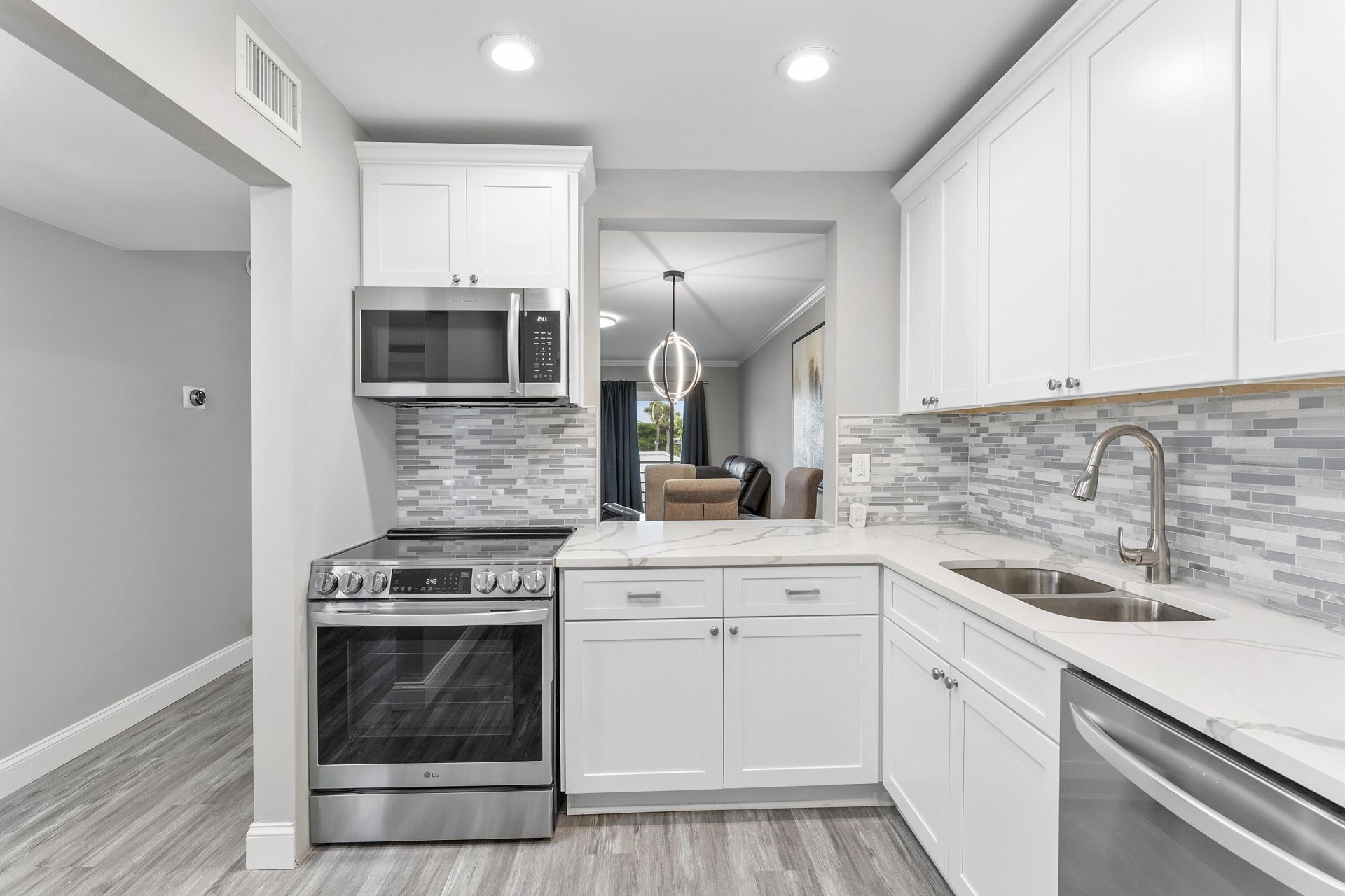 118 Lake Constance Drive, West Palm Beach, FL 33411 Photo