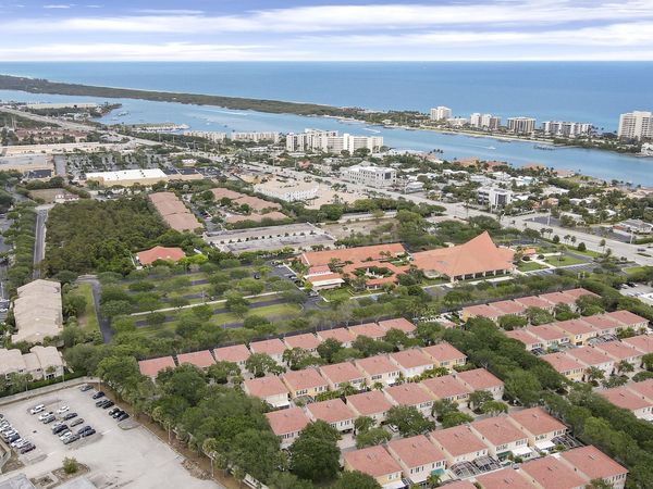 23 Live Oak Circle, Tequesta, FL 33469