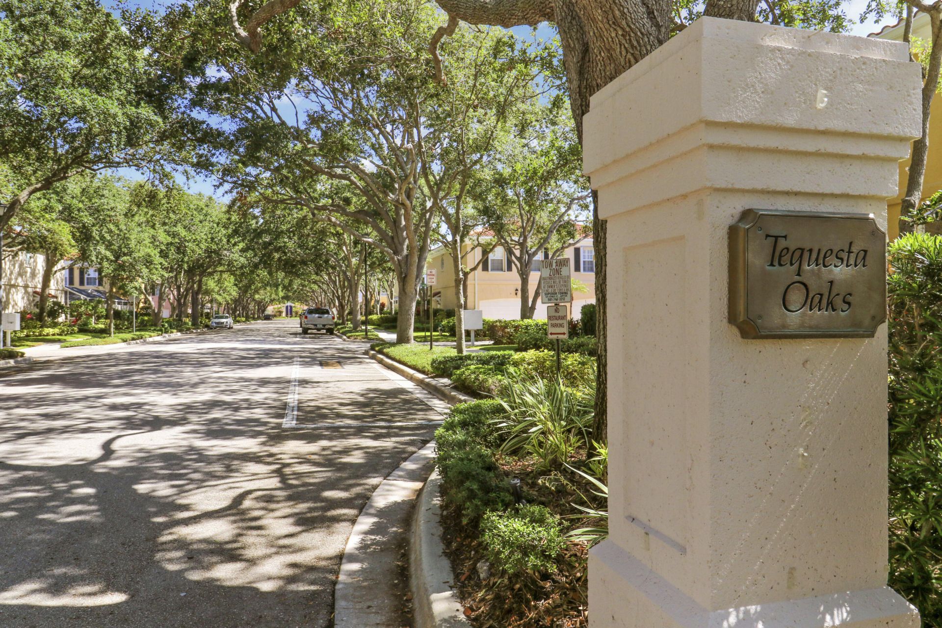 23 Live Oak Circle, Tequesta, FL 33469 Photo