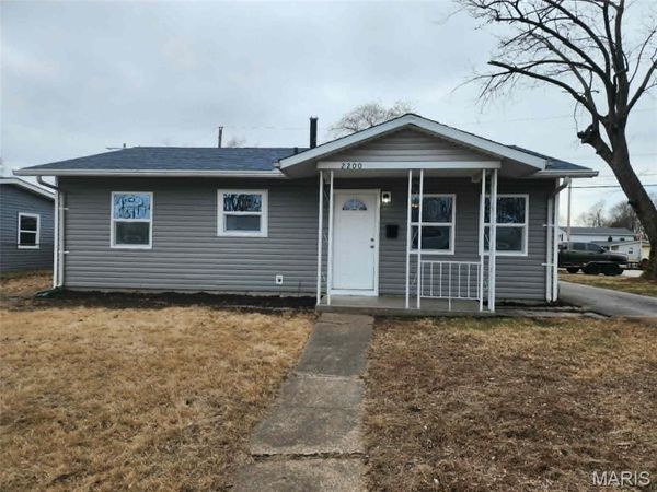 2200 Glen Drive , Granite City, IL 62040
