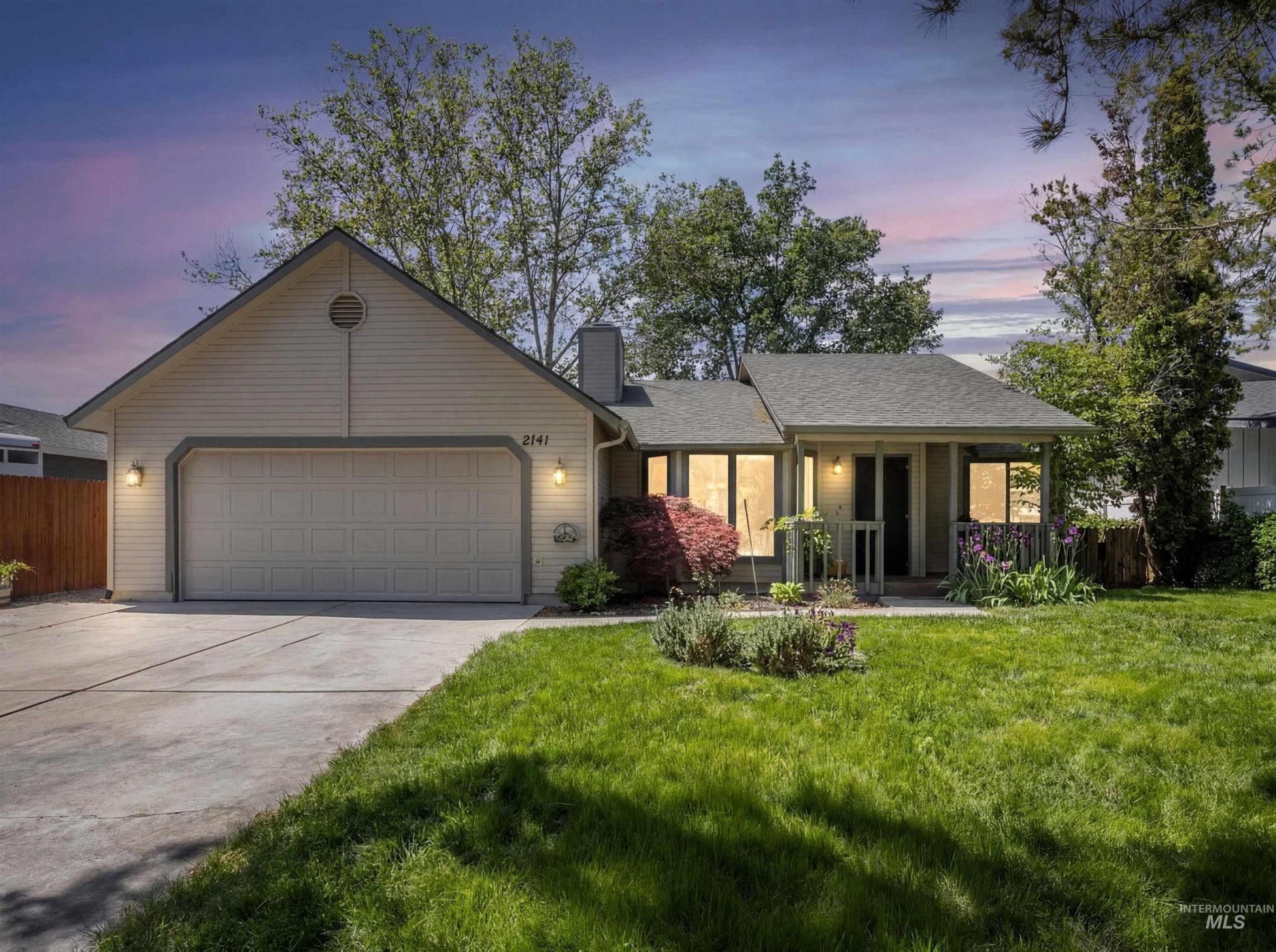 2141 N Currant Pl, Boise, ID 83704 Main Photo
