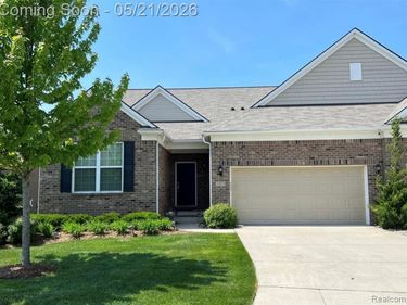 2060 Trimble Street, Orion Twp, MI 48360