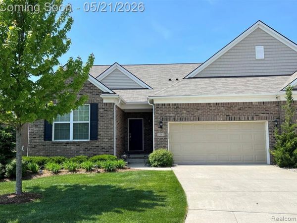 2060 Trimble Street, Orion Twp, MI 48360