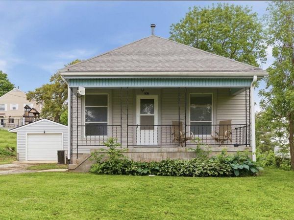 707 OAK Street, OAKLAND, IA 51560