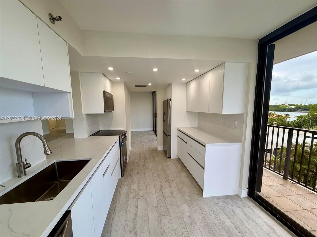 801 N Venetian Dr, Unit 408, Miami, FL 33139 Photo