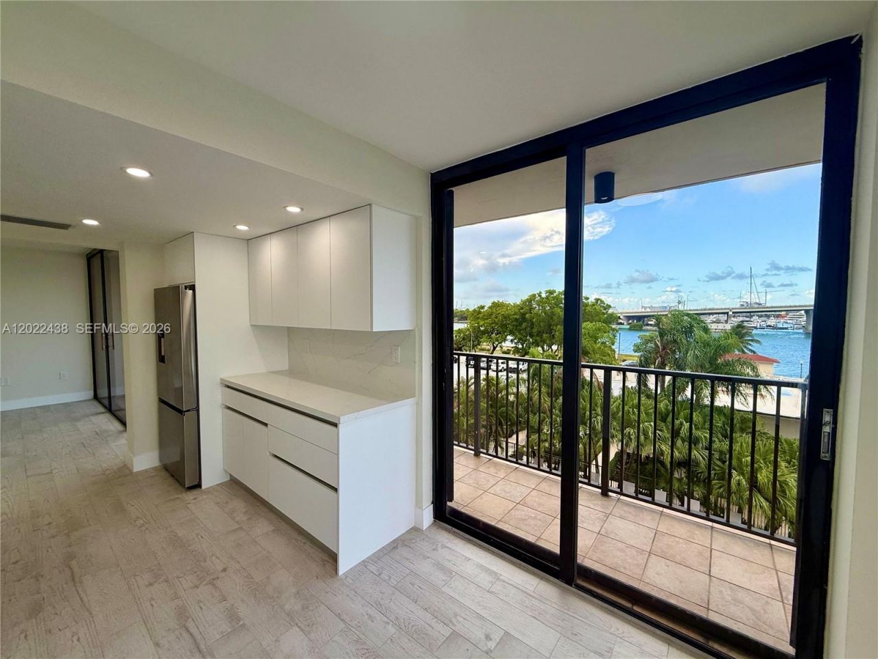 801 N Venetian Dr, Unit 408, Miami, FL 33139 Photo