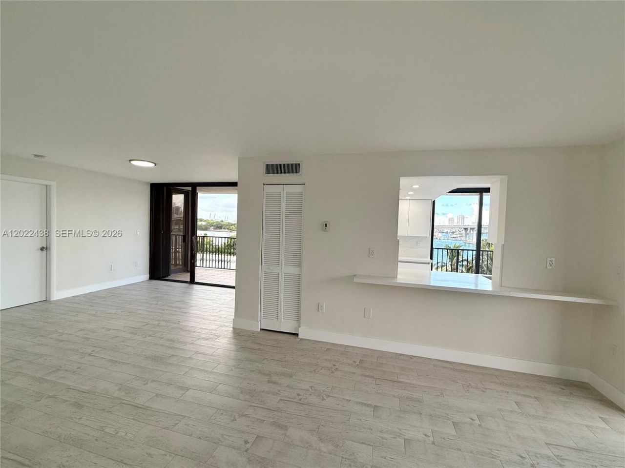 801 N Venetian Dr, Unit 408, Miami, FL 33139 Photo