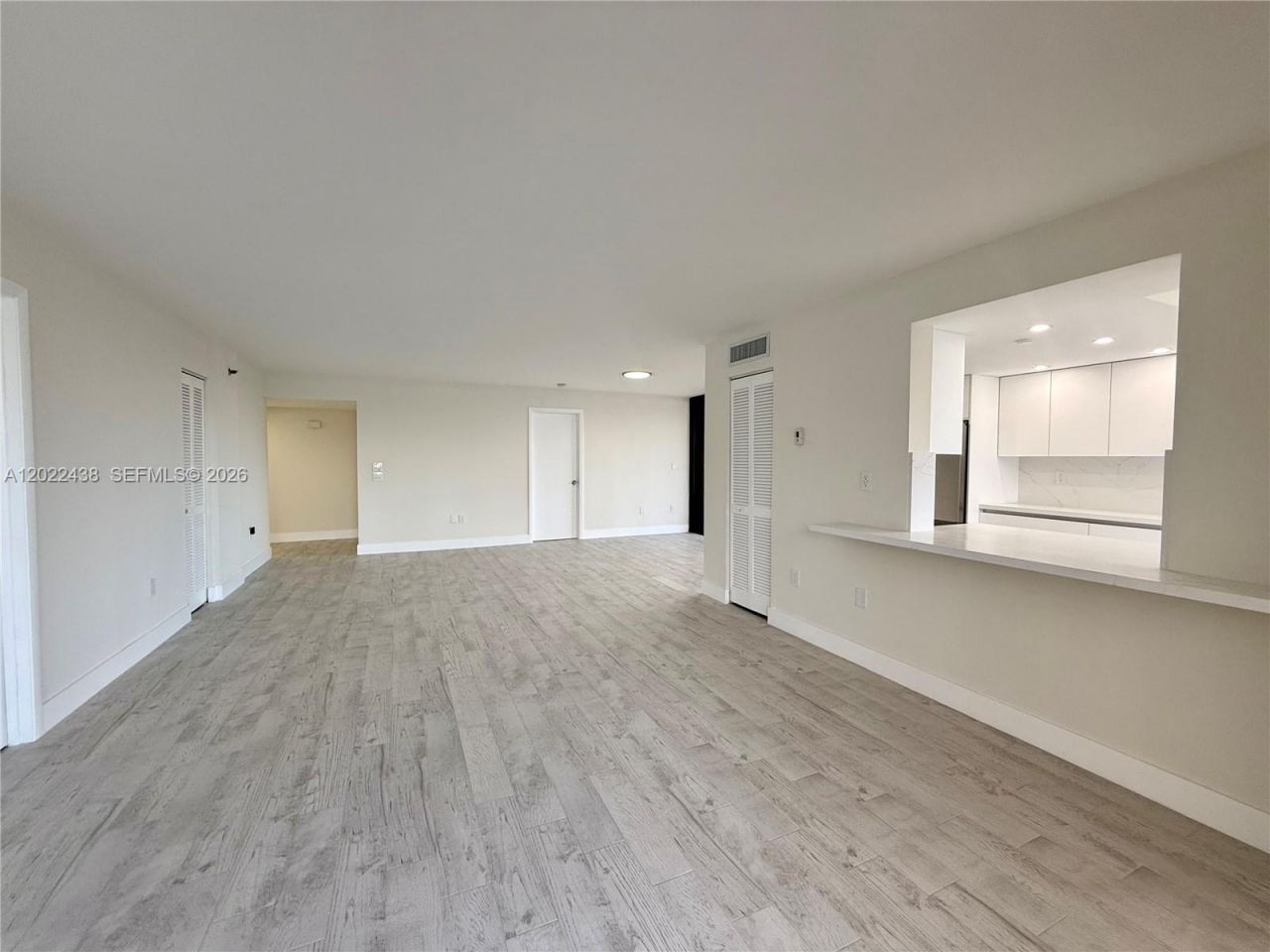 801 N Venetian Dr, Unit 408, Miami, FL 33139 Photo