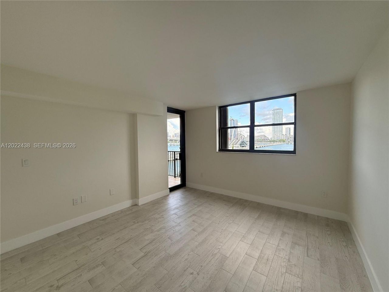 801 N Venetian Dr, Unit 408, Miami, FL 33139 Photo