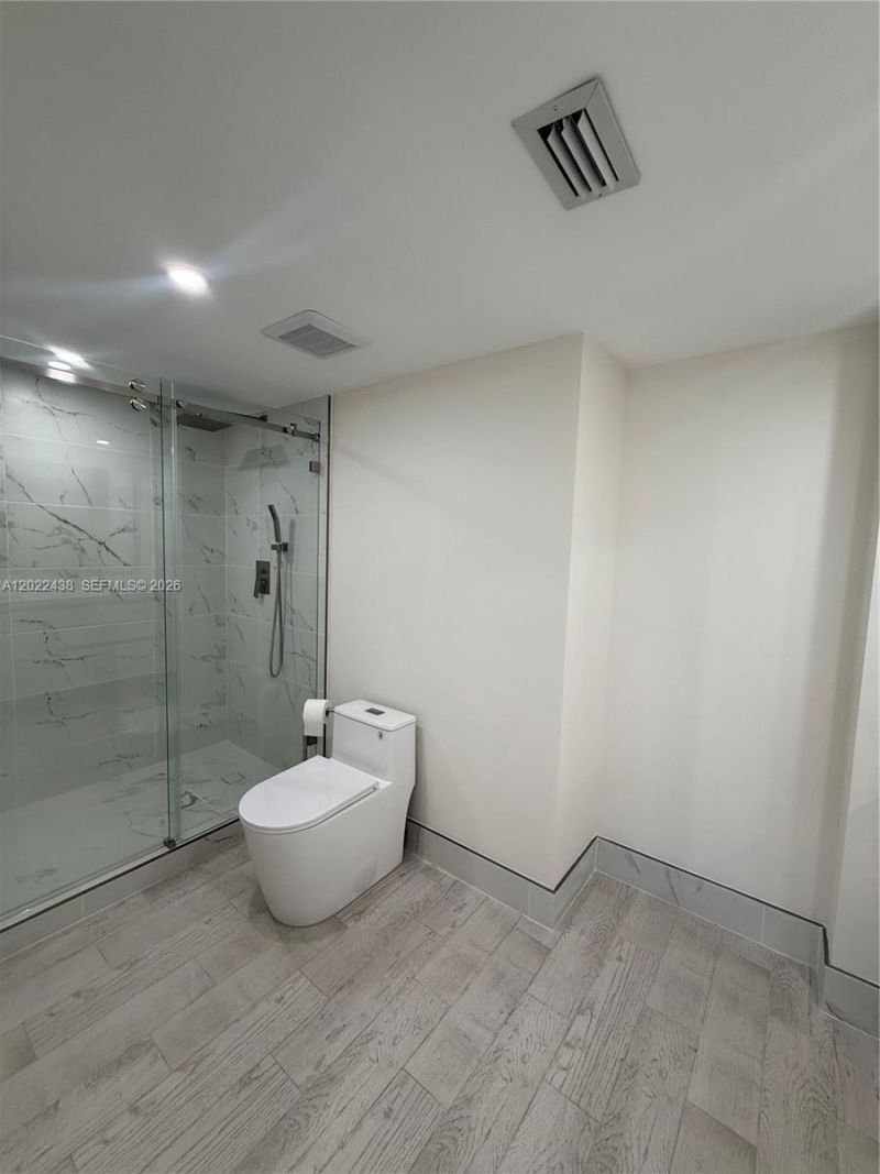 801 N Venetian Dr, Unit 408, Miami, FL 33139 Photo