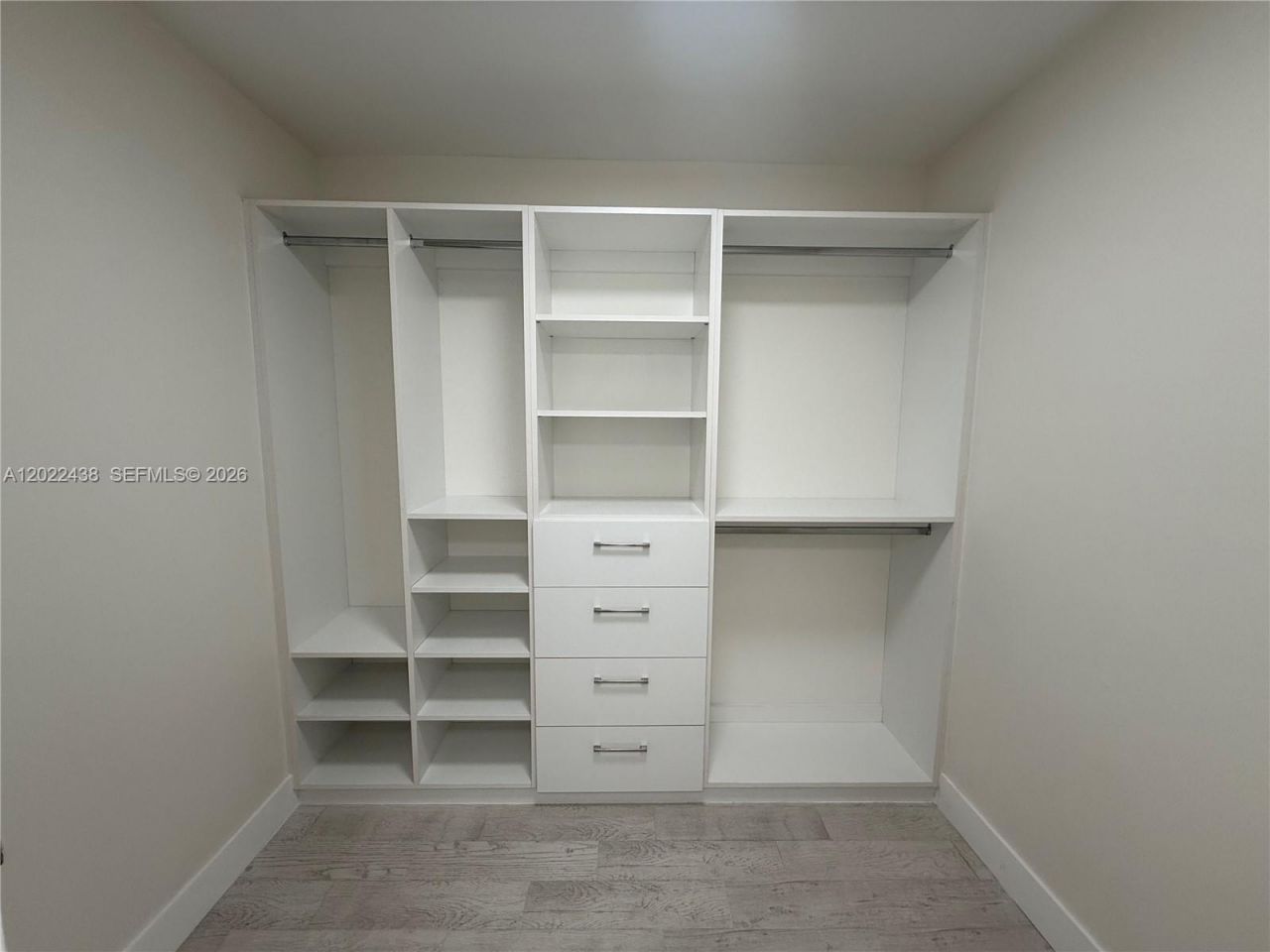 801 N Venetian Dr, Unit 408, Miami, FL 33139 Photo
