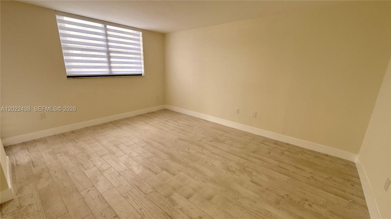 801 N Venetian Dr, Unit 408, Miami, FL 33139 Photo