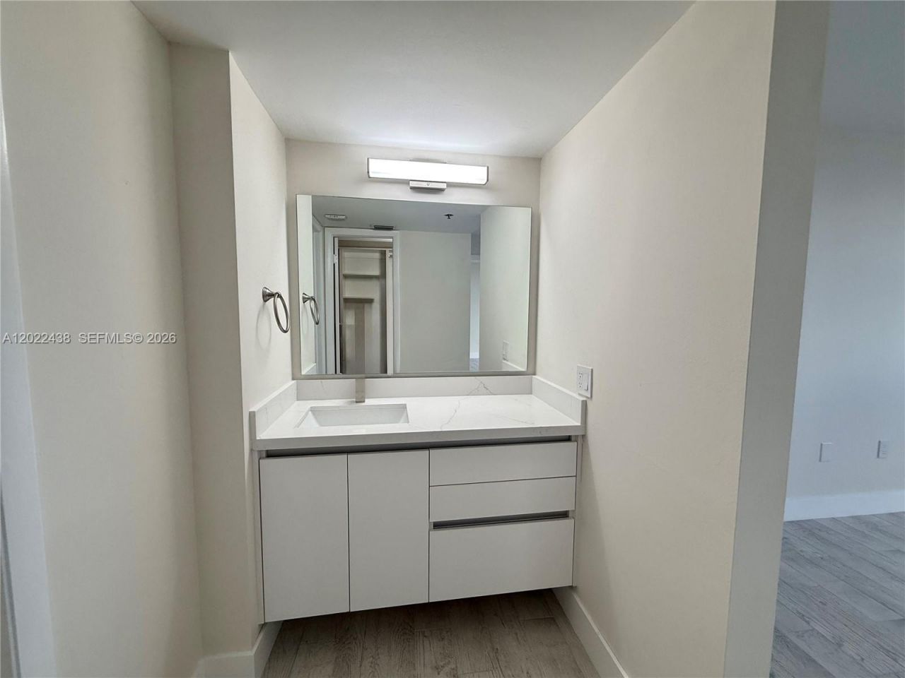 801 N Venetian Dr, Unit 408, Miami, FL 33139 Photo