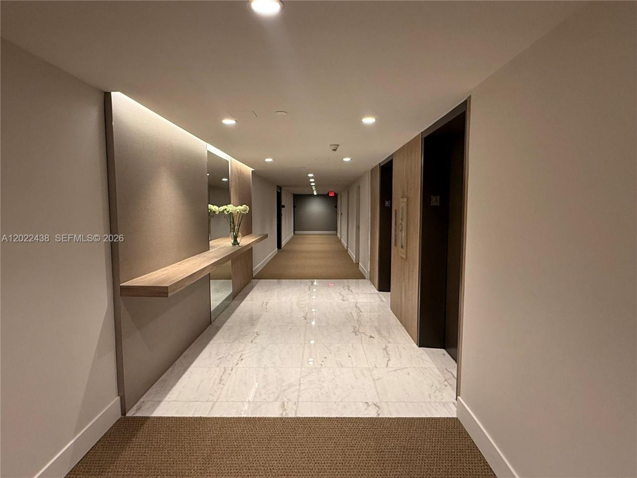 801 N Venetian Dr, Unit 408, Miami, FL 33139 Photo