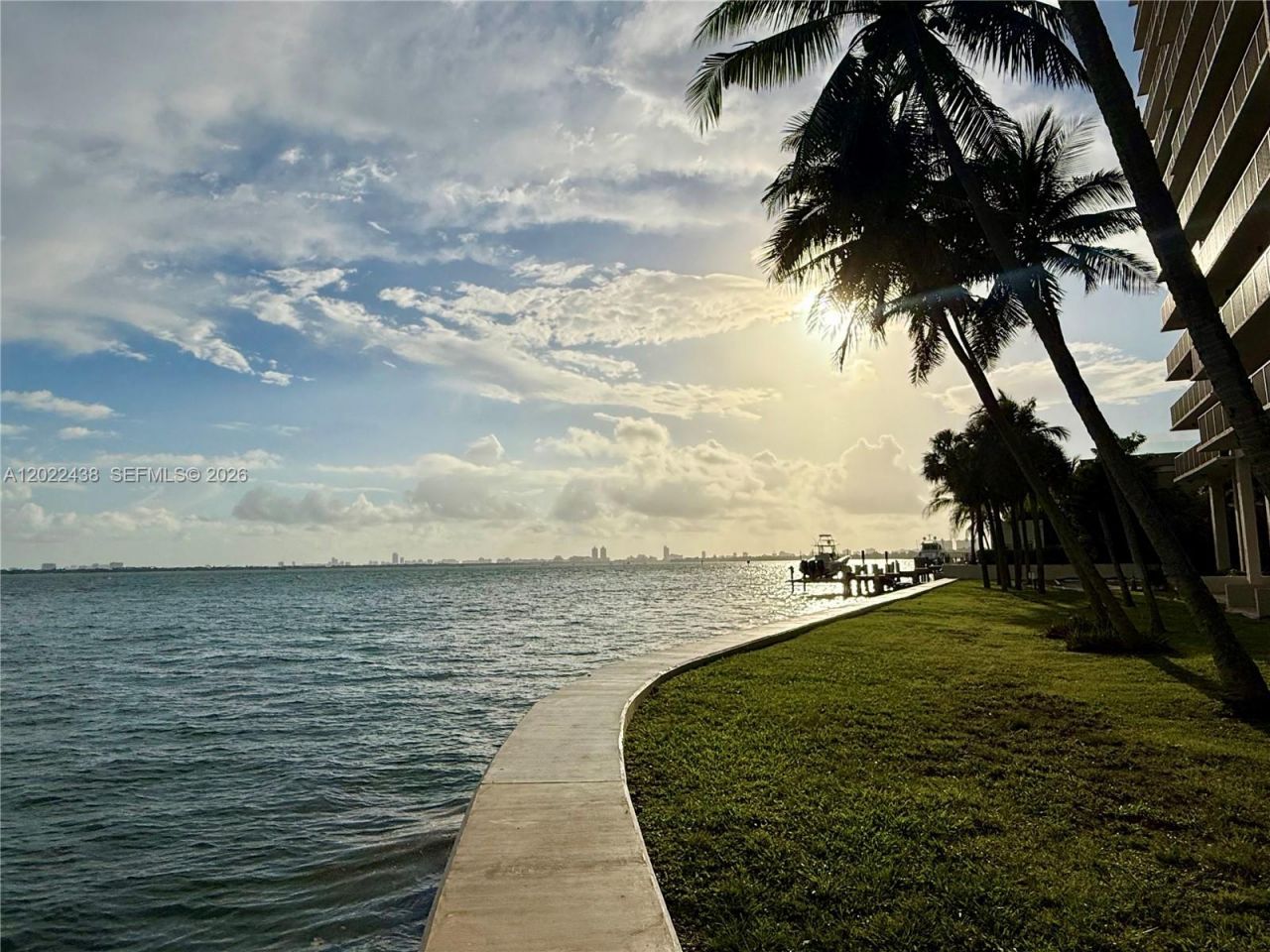 801 N Venetian Dr, Unit 408, Miami, FL 33139 Photo