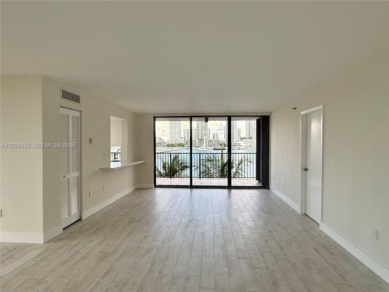 801 N Venetian Dr, Unit 408, Miami, FL 33139 Photo