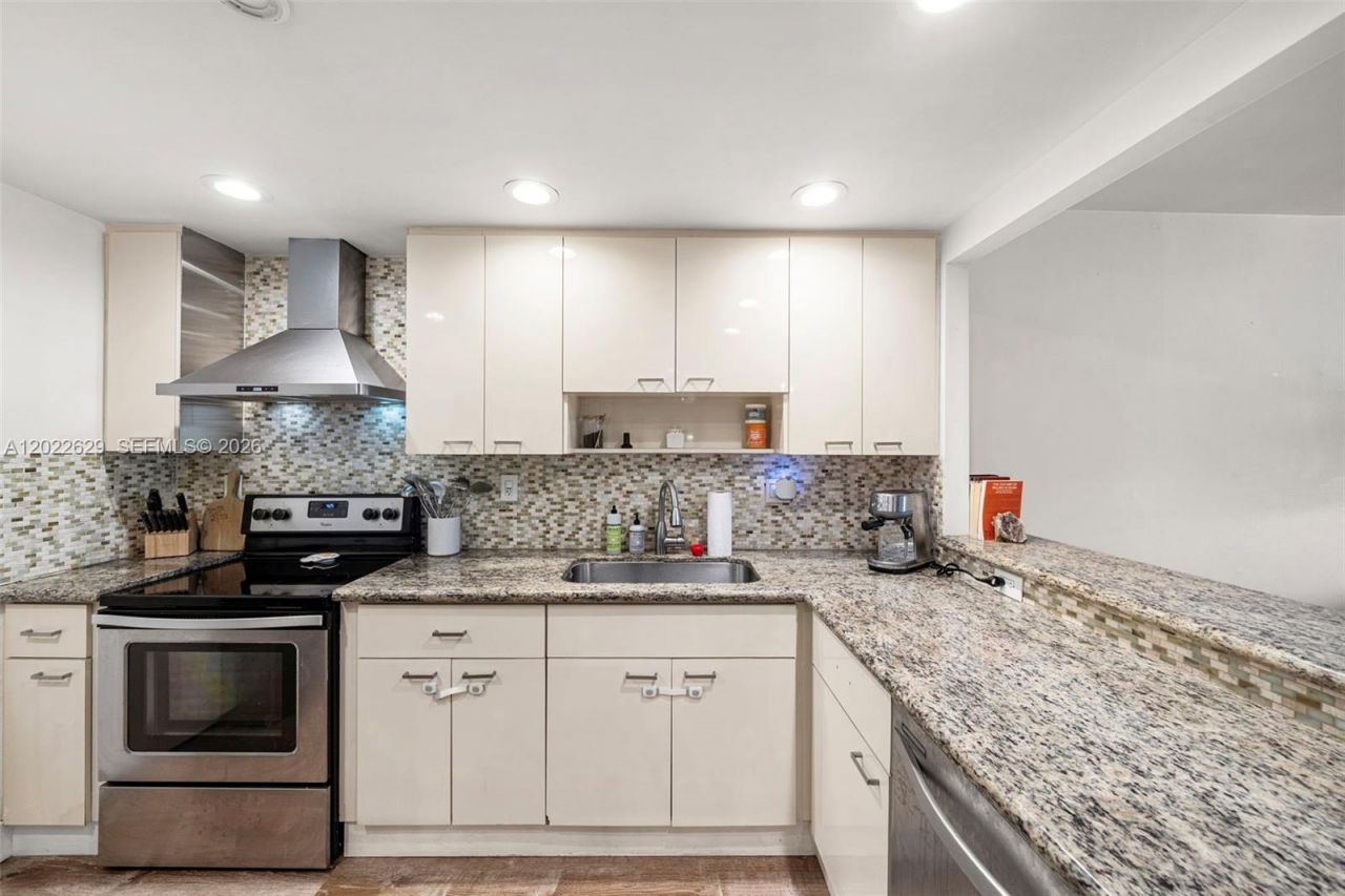 100 Edgewater Dr, Unit 329, Coral Gables, FL 33133 Photo