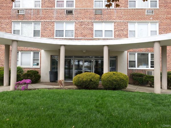 100 S Ocean Avenue S, Unit 2R, Freeport, NY 11520