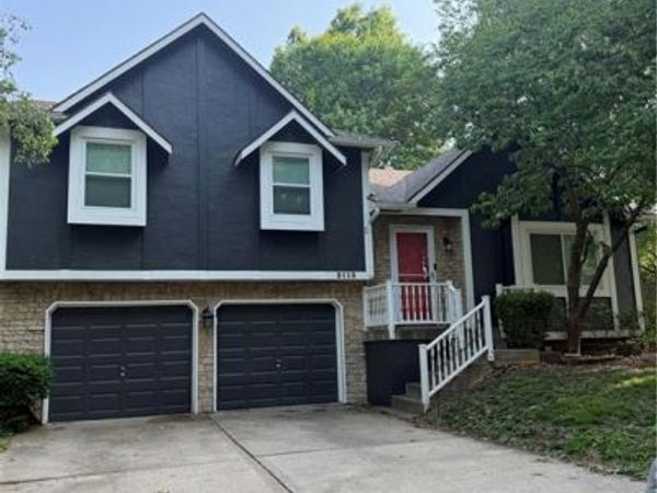 2113 SE 2nd Terrace, Lee's Summit, MO 64063