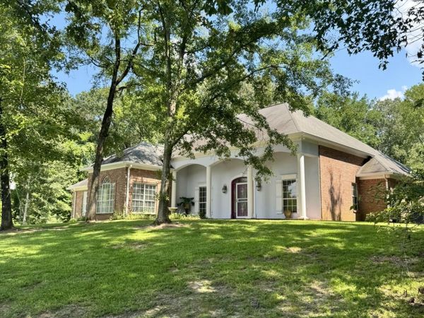 1521 Lake Mimosa Drive, Raymond, MS 39154