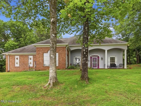 1521 Lake Mimosa Drive, Raymond, MS 39154