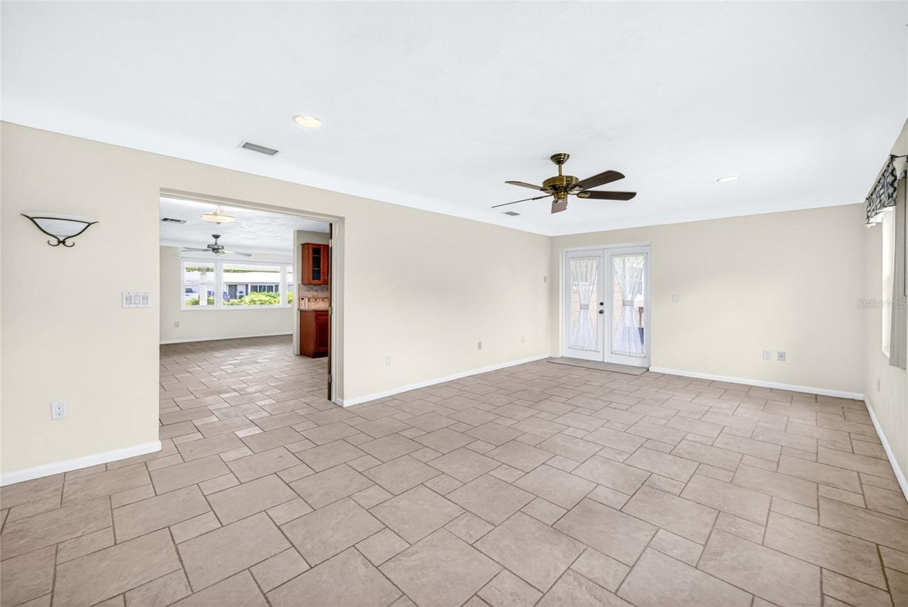 6074 28th Avenue N, Saint Petersburg, FL 33710 Photo