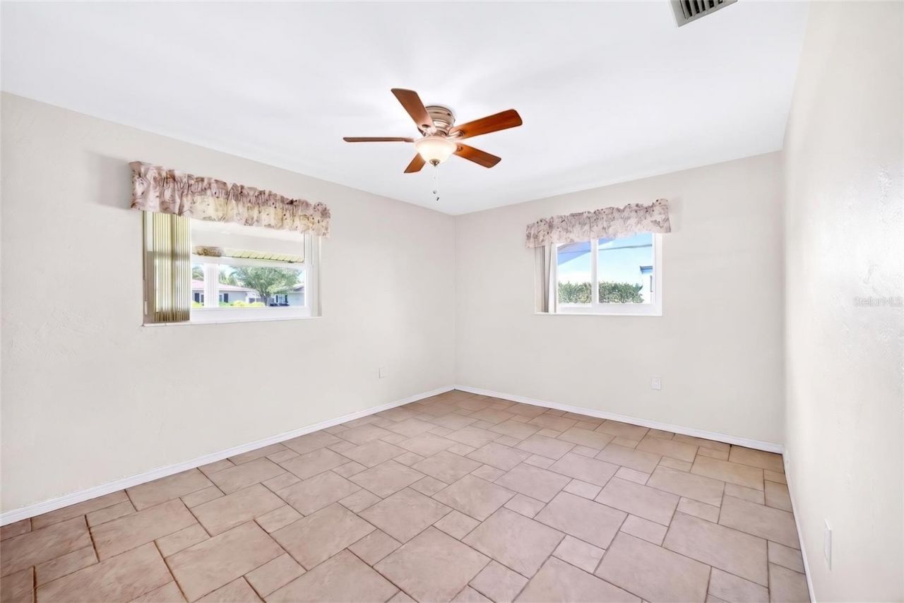 6074 28th Avenue N, Saint Petersburg, FL 33710 Photo