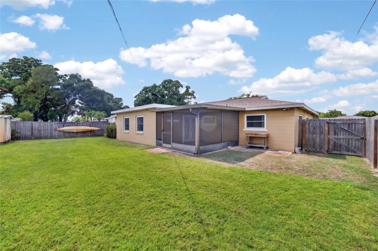 6074 28th Avenue N, Saint Petersburg, FL 33710 Photo