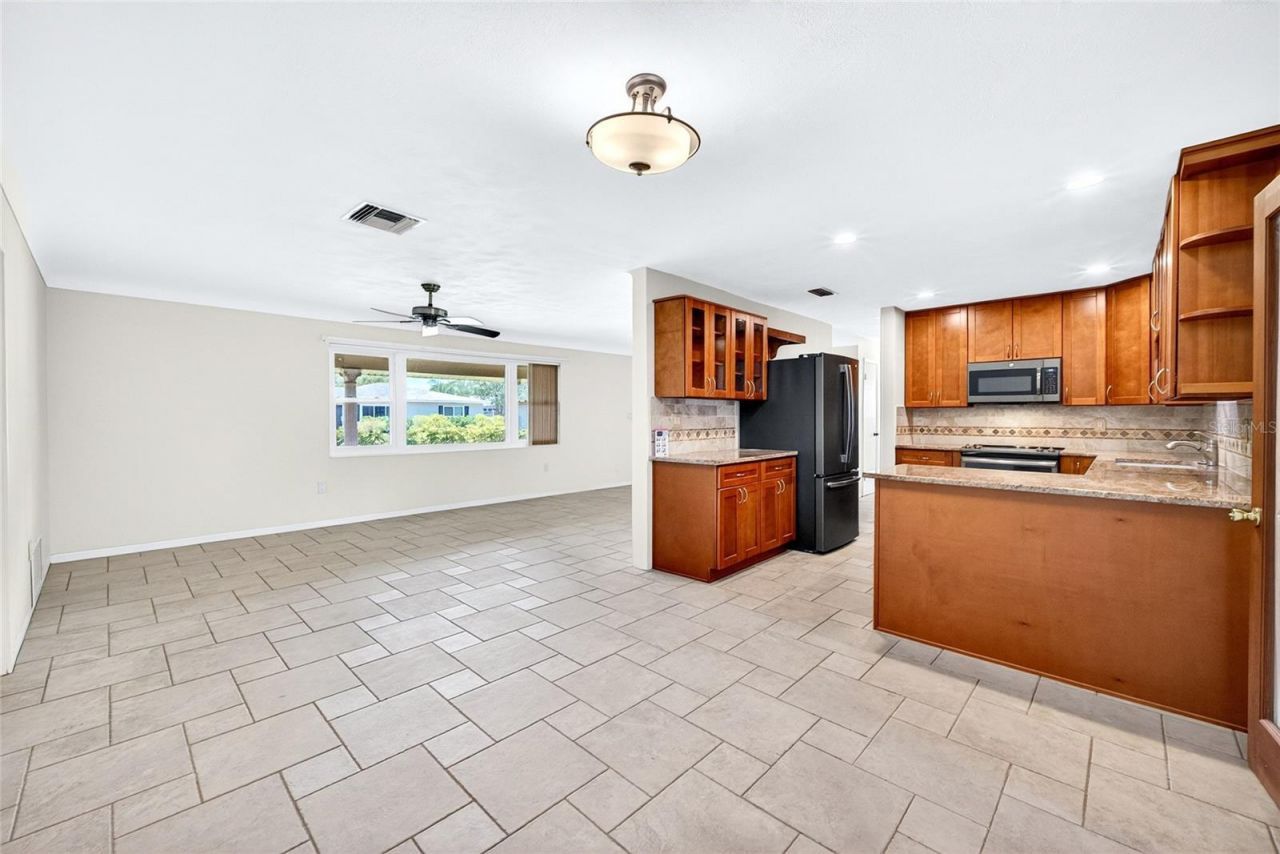 6074 28th Avenue N, Saint Petersburg, FL 33710 Photo
