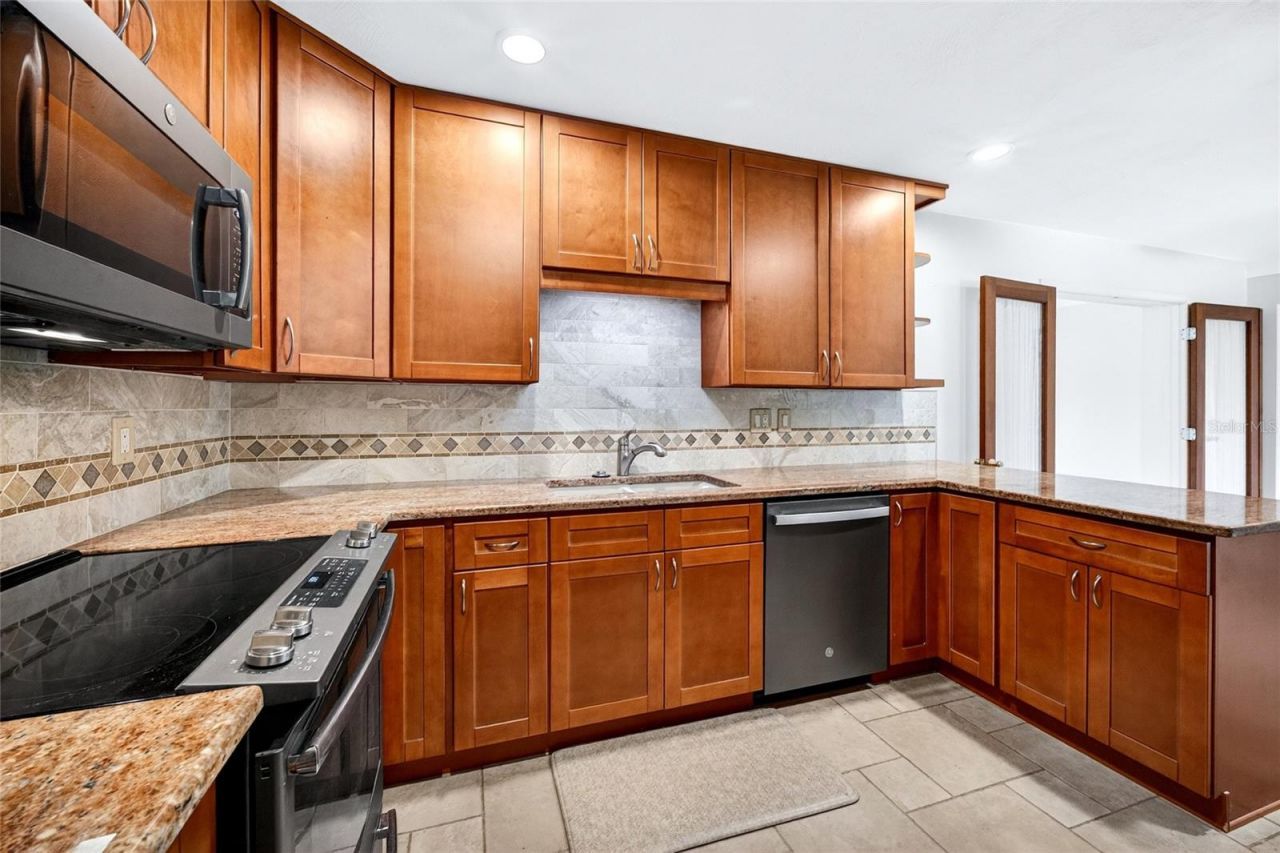 6074 28th Avenue N, Saint Petersburg, FL 33710 Photo