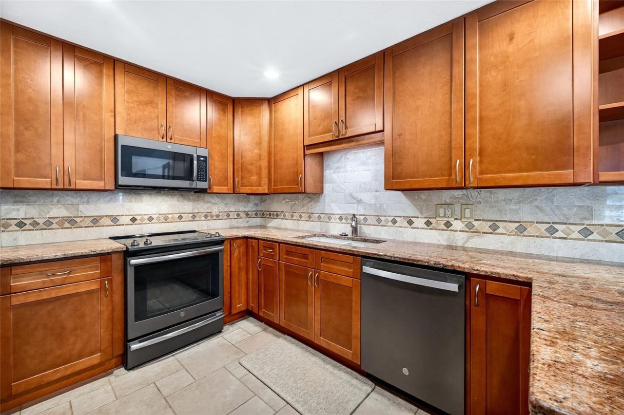 6074 28th Avenue N, Saint Petersburg, FL 33710 Photo