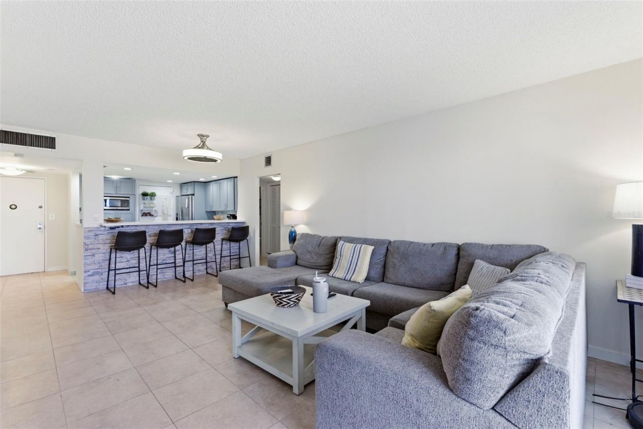500 Three Islands Boulevard, Unit 1008, Hallandale Beach, FL 33009 Photo