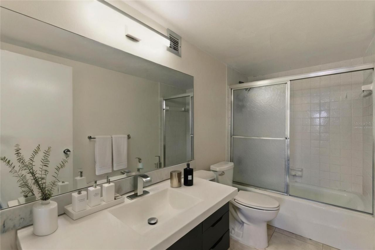 500 Three Islands Boulevard, Unit 1008, Hallandale Beach, FL 33009 Photo