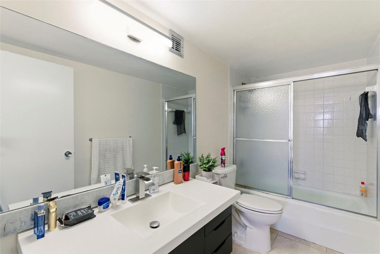 500 Three Islands Boulevard, Unit 1008, Hallandale Beach, FL 33009 Photo