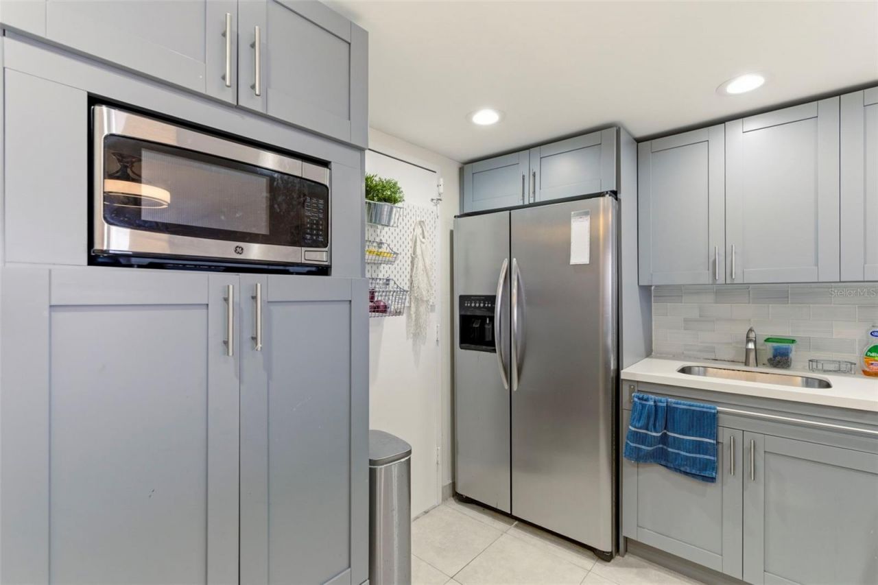 500 Three Islands Boulevard, Unit 1008, Hallandale Beach, FL 33009 Photo