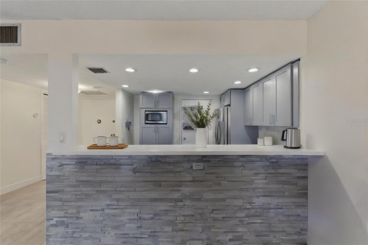 500 Three Islands Boulevard, Unit 1008, Hallandale Beach, FL 33009 Photo