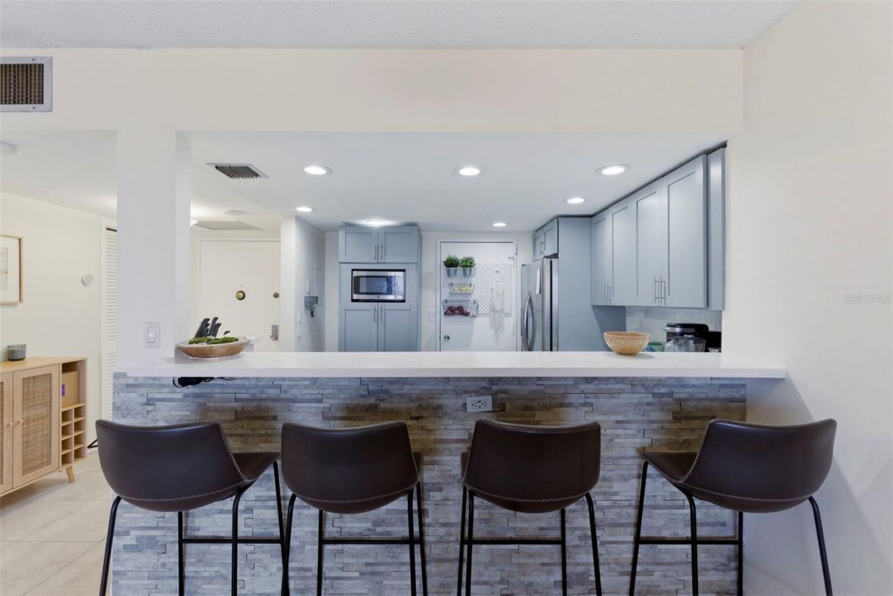 500 Three Islands Boulevard, Unit 1008, Hallandale Beach, FL 33009 Photo