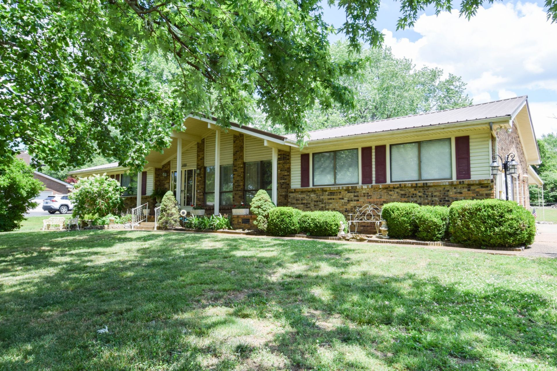 1121 Woodvale Dr, Gallatin, TN 37066 Main Photo
